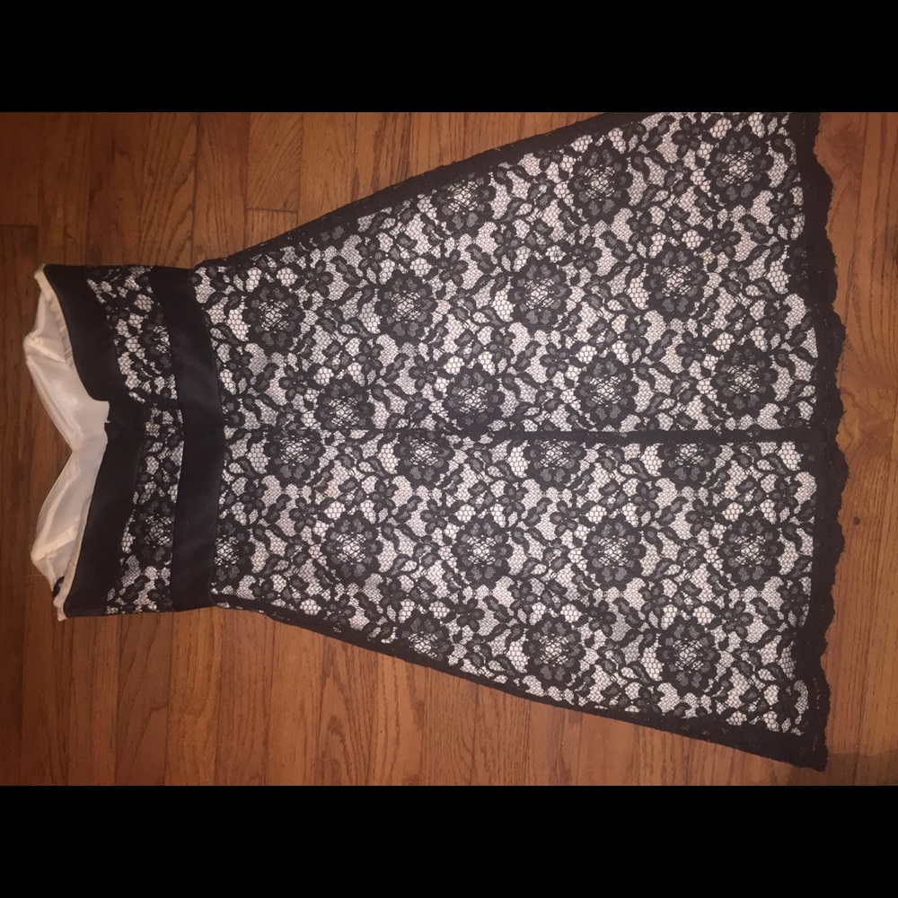 Dress - Picture 3 of 3